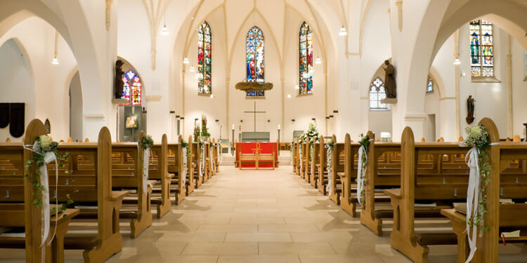 Churches should pay for weddings to promote marriage: study
