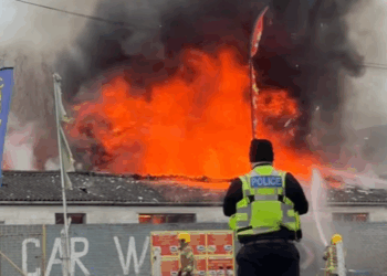 Huge inferno erupts as plumes of smoke blanket iconic seaside town