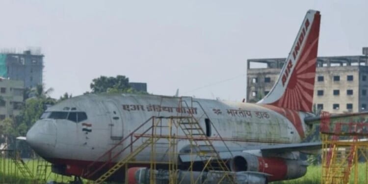 Airline company faces £82k parking fee for plane that 'vanished' 13 years ago | World | News