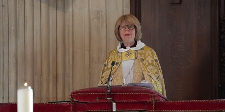 Bishops’ Christmas sermons urge people not to fear strangers