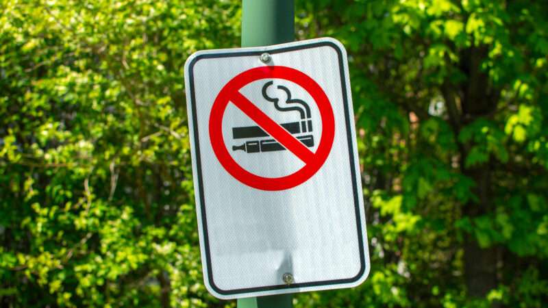 No vaping/smoking sign | ID 117420336 ©  Bakerjarvis | Dreamstime.com