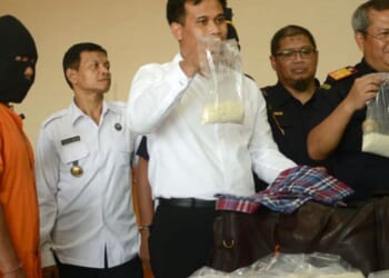 Brit faces death by firing squad after being caught with cocaine on holiday island | World | News