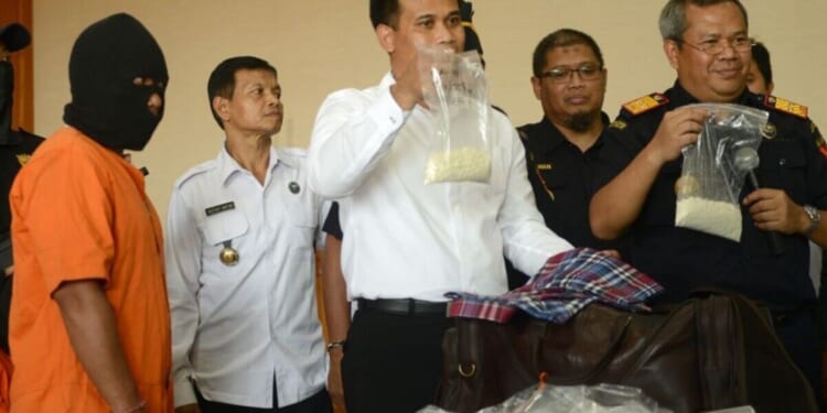 Brit faces death by firing squad after being caught with cocaine on holiday island | World | News