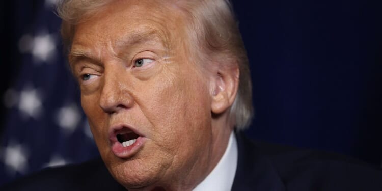 CNN paused for breaking news as Trump says worrying eight words | TV & Radio | Showbiz & TV