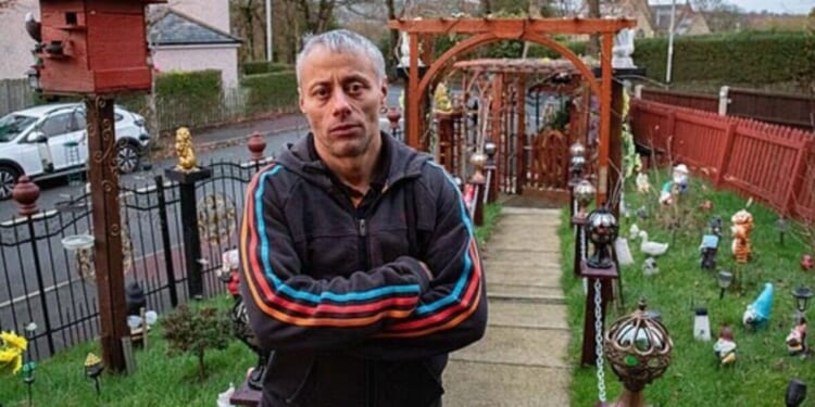 Couple win furious neighbour war to keep 'over the top' display with 30 garden gnomes | UK | News