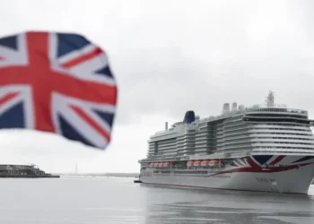 Cruise ship delayed off Isle of Wight after container drops bananas in sea as thousands of holidaymakers hit by disruption