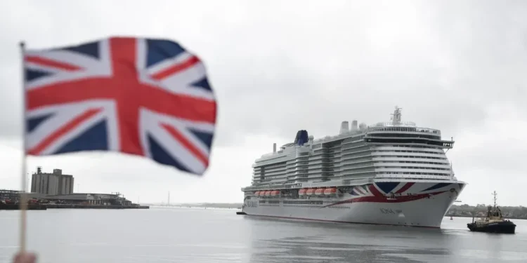 Cruise ship delayed off Isle of Wight after container drops bananas in sea as thousands of holidaymakers hit by disruption