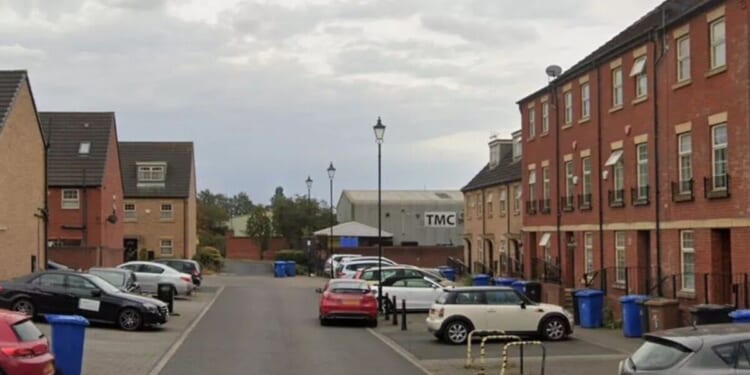 Derby major incident LIVE: 200 homes evacuated as bomb squad swarm over 'explosive fears' | UK | News
