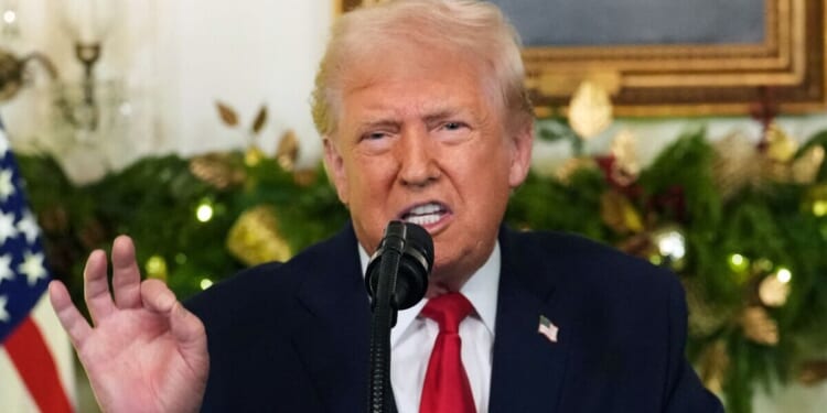 Donald Trump mocks Barack Obama and Joe Biden in major White House move | World | News