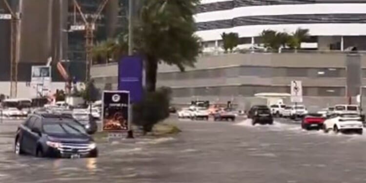 Dubai floods LIVE: Weather chaos in Dubai and Abu Dhabi as UAE streets filled with water | World | News