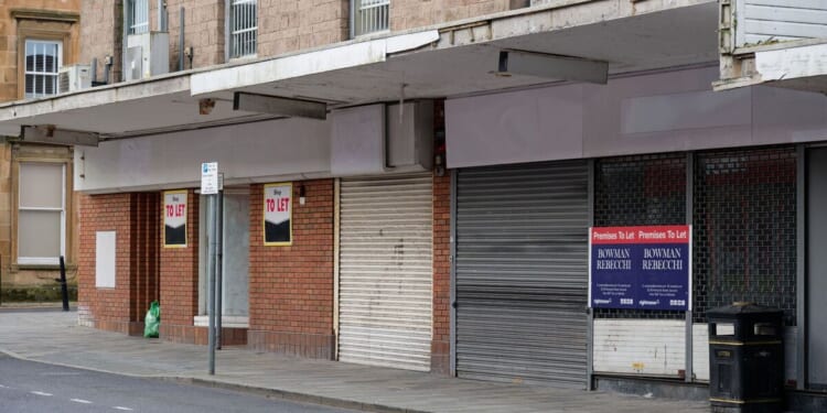 Fast food chain begins closing restaurants this month - full list | UK | News