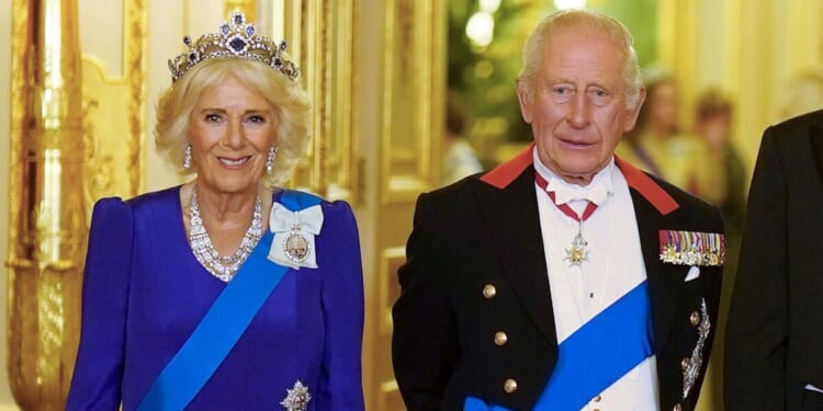 German State Visit LIVE: King and Queen break royal protocol with surp | Royal | News