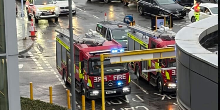 Heathrow Aiport LIVE: Multiple people 'attacked' as police issue major update | UK | News