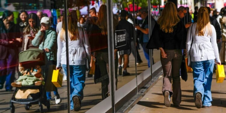 High street fashion giant suddenly closes 60 stores | World | News