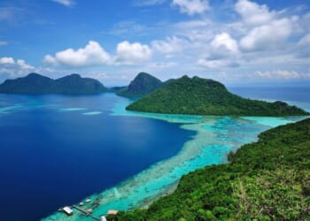 Horror as dad kills son, 13, by throwing him off boat into propellers as witnesses scream | World | News