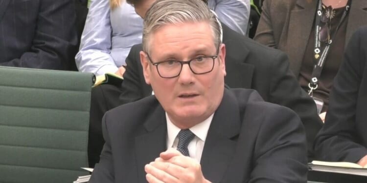 Keir Starmer blasted for refusing to U-turn on farm tax despite suicide fears | Politics | News