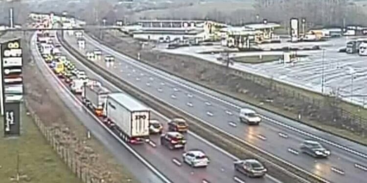 M61 traffic LIVE: Crash sparks 4 miles of traffic and 'long delays' | UK | News