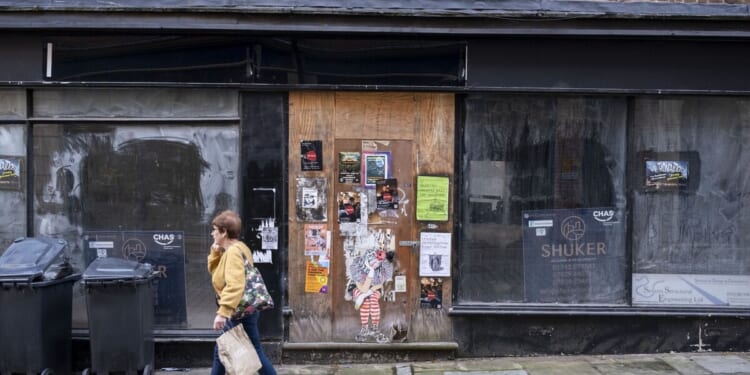 Major UK high street shop to shut down 33 stores - full list | UK | News