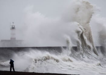 Met Office issues amber weather warning with 'danger to life' alert | Weather | News