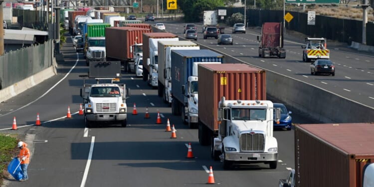 Migrant Truckers Sue California Over Crackdown On Commercial Driver’s Licenses