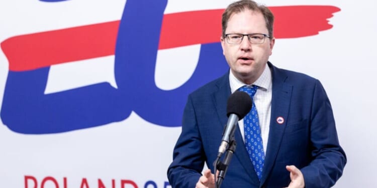 Migrant panic as EU country moves to stop 'backdoor immigration' in nee crackdown | World | News