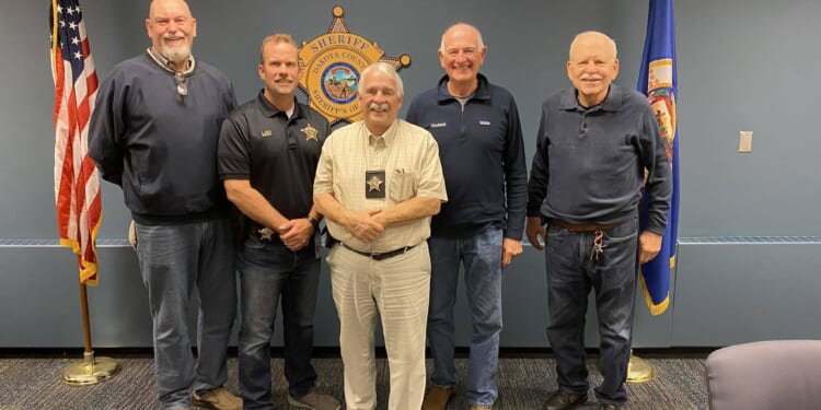 Minn. pastor, chaplain dies after helping motorist stuck in snow