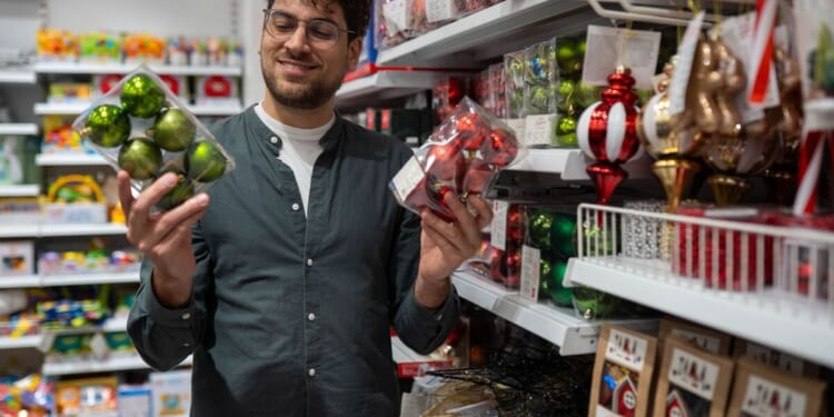 Morrisons, Tesco, Asda, Lidl and Sainsbury’s to shut all stores for 1 | UK | News