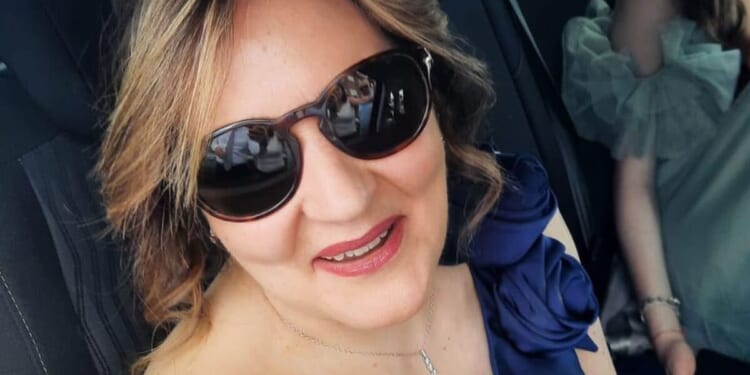 Mum and daughter die from 'food poisoning' after Christmas meal | World | News