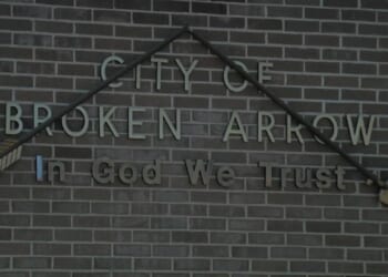 Okla. lawmaker calls for prayer after Islamic development gets OK