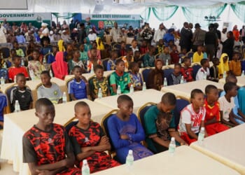 One hundred abducted Nigerian schoolchildren freed, reports say