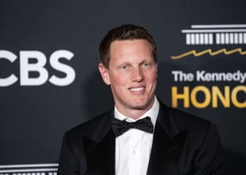 Paramount makes $108B play for Warner Bros., challenging Netflix deal