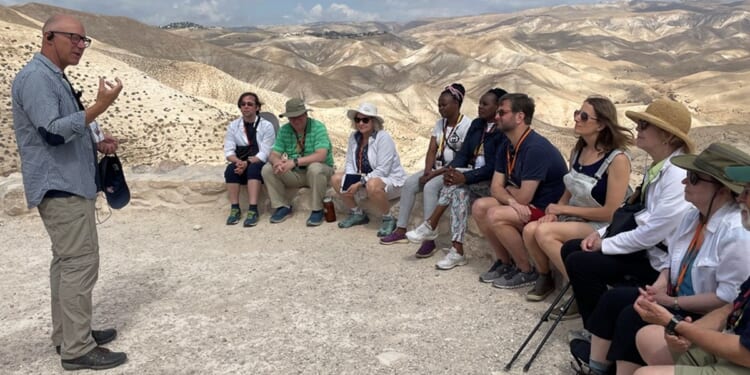 Pilgrims can return to Palestine