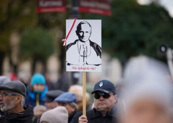 Polish Bishops stand up for St John Paul II