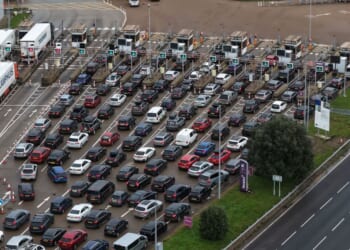 Port of Dover LIVE: Christmas travel chaos with 60 minute delays | UK | News