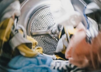 Quick and easy way to dry clothes in winter without dryer | UK | News