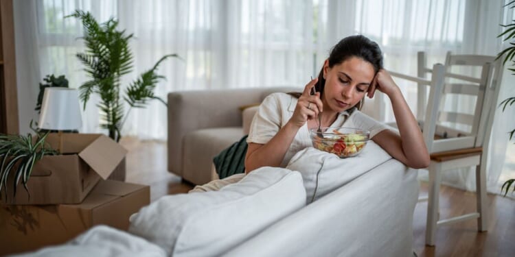 Remove tough sofa stains using pan lid and two household ingredients