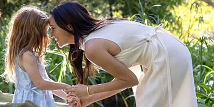 Royal fans hail Princess Lilibet as Meghan's mini-me in sweet photo | Royal | News