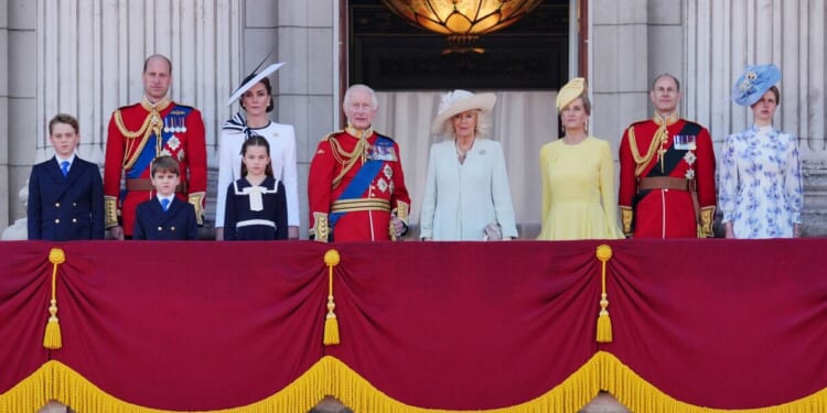 Royal unsung hero shows Andrew, Harry and Meghan how to behave | Royal | News