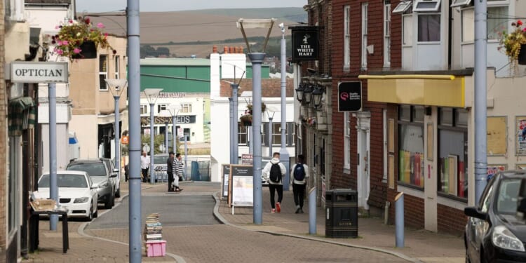 The pretty little UK town full of independent shops transformed by £184k boost | UK | News