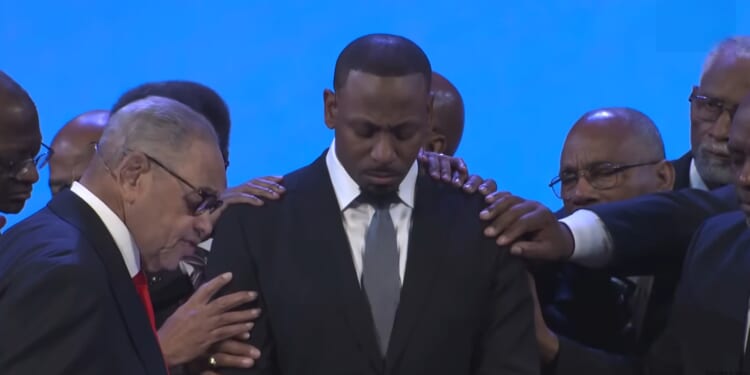 Tony Evans' son is new leader of Oak Cliff Bible Fellowship