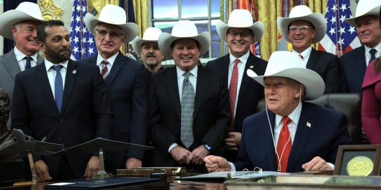 Trump Honors ‘Miracle On Ice’ Hockey Players Who Defeated Soviets In 1980