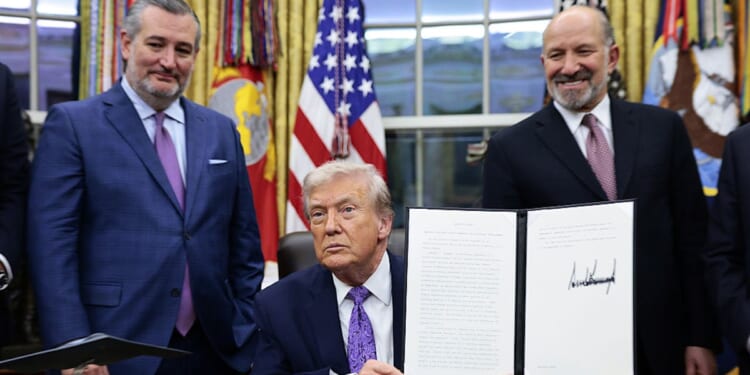 Trump Pushes Back On ‘Excessive’ AI Regulations, Blocks State Overreach