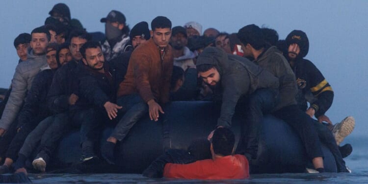 UK's failure to end asylum crisis is costing taxpayers £5bn every year | Politics | News