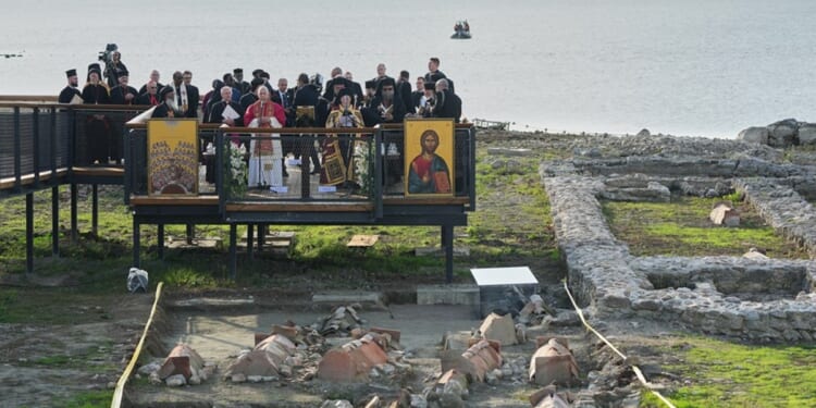 Unity and peace are themes of papal visit to Turkey and Lebanon