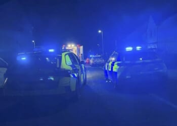 Village rocked by Christmas Day drama as person spotting wrestling with police | UK | News