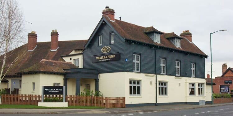 'We lost £1,300 on Christmas dinner after restaurant shut without warning' | UK | News