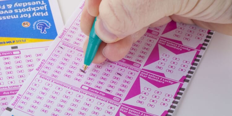 Winning Lotto numbers LIVE : December 31 Lottery results | UK | News