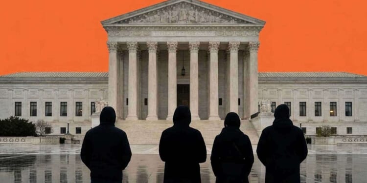 Yes, the First Amendment applies to non-citizens in the U.S.