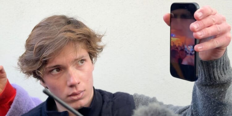 Nightclub fire survivor relives horror blaze 'like terrifying war scene' | World | News