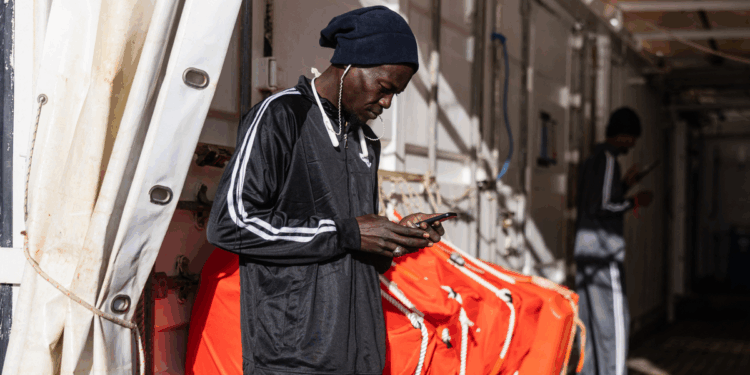 Border Force set to seize mobile phones from Channel arrivals in bid to smash people-smuggling gangs